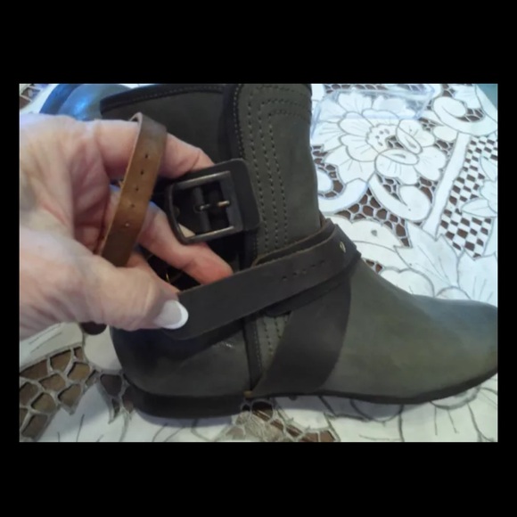 Chloe Gray Leather Ankle Boots Size 40 - Picture 4 of 9